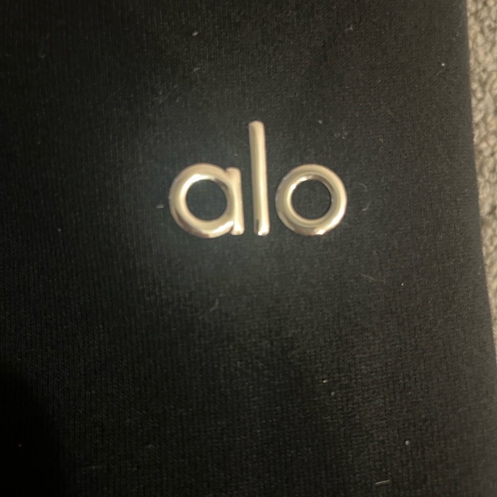 ALO Yoga Black Crewneck - Picture 4 of 4